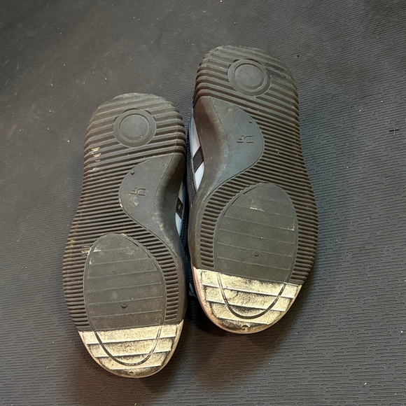 DeFlorance Charcoal and Black Women’s Sneakers - Picture 5 of 6